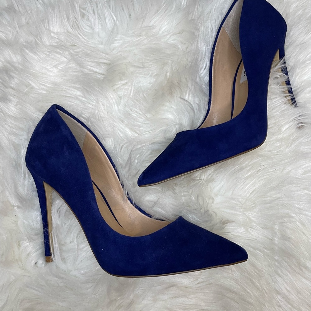Brand new navy heels